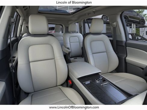 New 2026 Lincoln Aviator AWD w/ Jet Appearance Package image 11