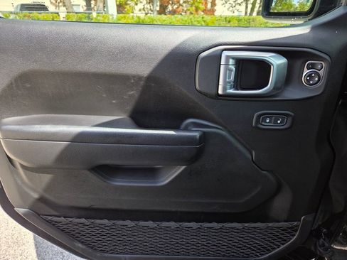 Used 2023 Jeep Wrangler Sport S image 24