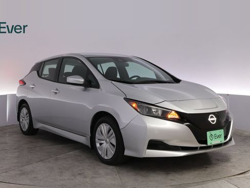 Used 2025 Nissan Leaf S FWD image 13