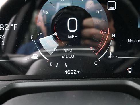 Used 2026 GMC Acadia Elevation FWD image 10