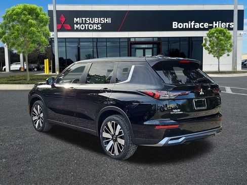 New 2026 Mitsubishi Outlander SE FWD image 3