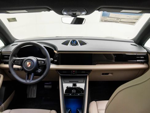 New 2025 Porsche Macan 4 Electric AWD/4WD image 11