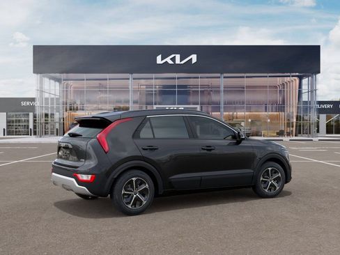 Used 2025 Kia Niro EX w/ EX Cold Weather Package FWD image 6