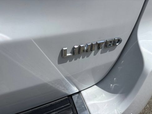 Used 2022 Jeep Grand Cherokee Limited AWD/4WD image 17