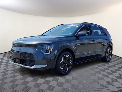 Used 2023 Kia Niro Wind w/ Wind Preserve Package FWD image 3