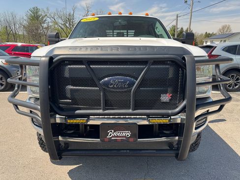 Used 2015 Ford F250 XL w/ Power Equipment Group AWD/4WD image 2