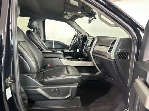 Used 2020 Ford F250 Lariat image 28