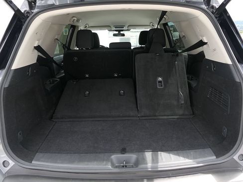 Used 2025 Nissan Pathfinder SV FWD image 36