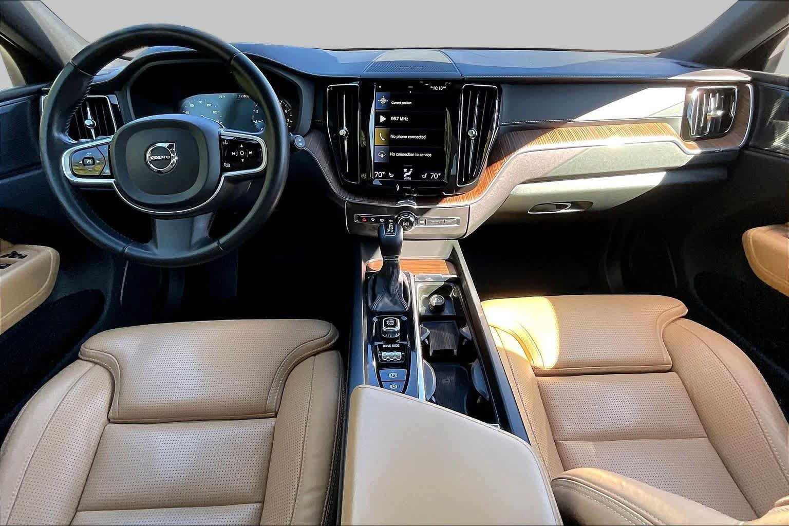 Used 2021 Volvo XC60 T5 Inscription w/ Protection Package FWD image 14
