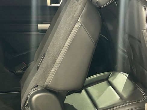 Used 2023 Ford Explorer XLT w/ Equipment Group 202A AWD/4WD image 73