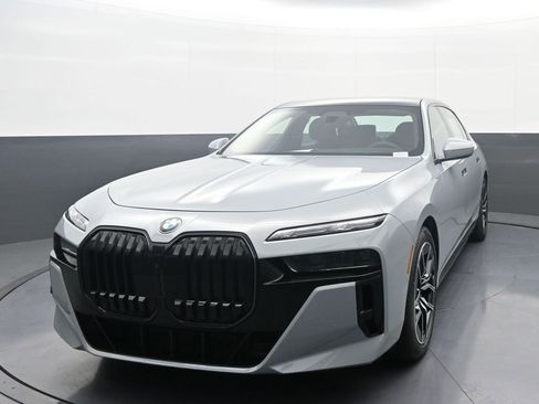 New 2026 BMW 740i xDrive w/ Executive Package image 1