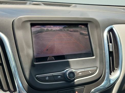 Used 2023 Chevrolet Equinox LS w/ LS Convenience Package FWD image 19