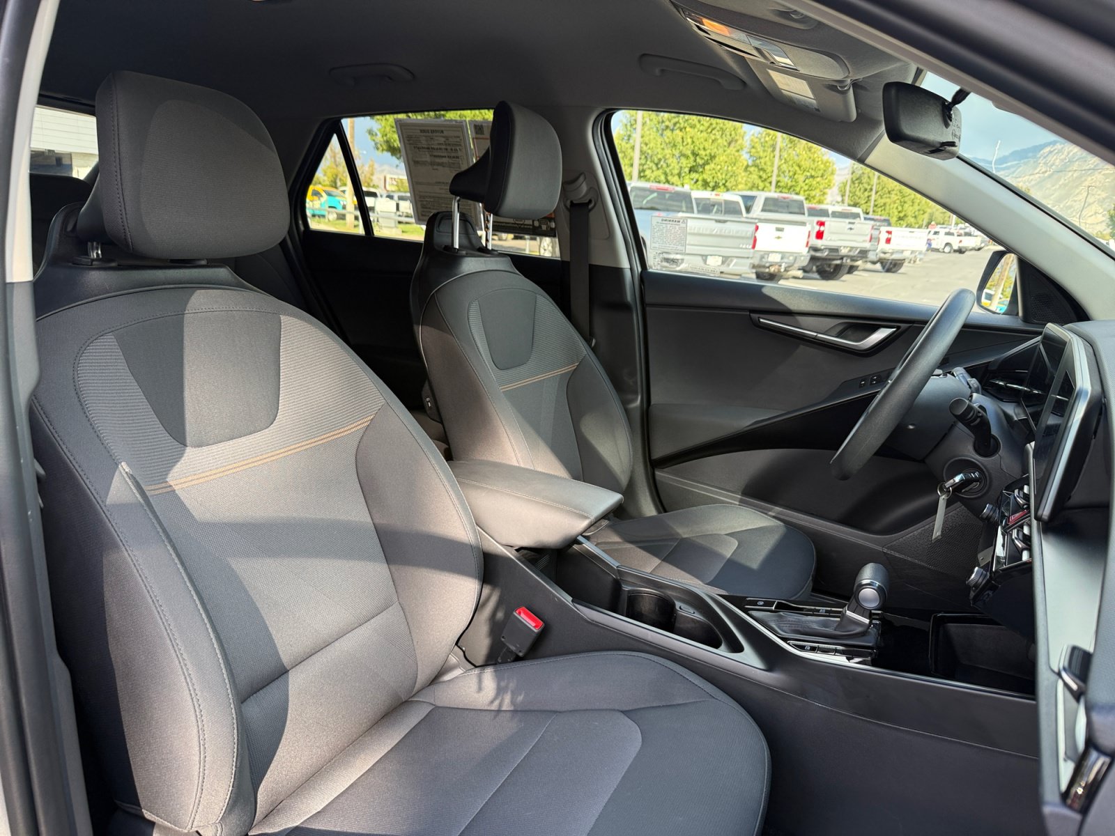 Used 2025 Kia Niro LX FWD image 28