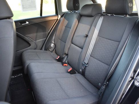 Used 2014 Volkswagen Tiguan S image 14