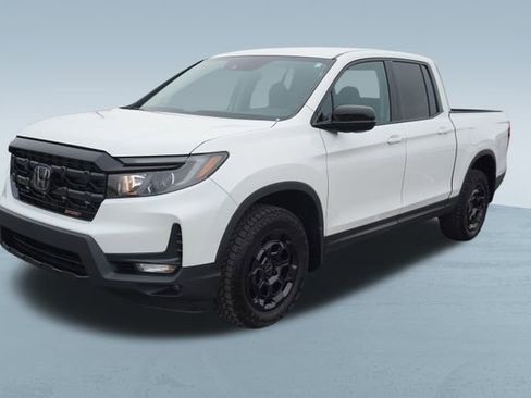 Used 2025 Honda Ridgeline Sport+ image 3