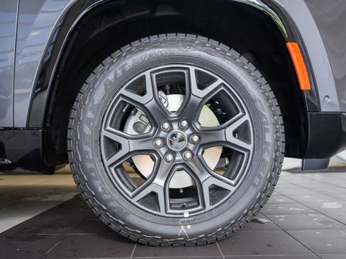 New 2026 Jeep Grand Wagoneer 4WD image 17