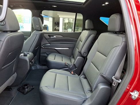 New 2026 Chevrolet Traverse LT w/ Sun and Wheel Package FWD image 7