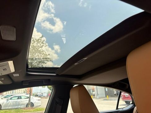 Used 2019 Lexus ES 350 w/ Accessory Package 2 FWD image 9