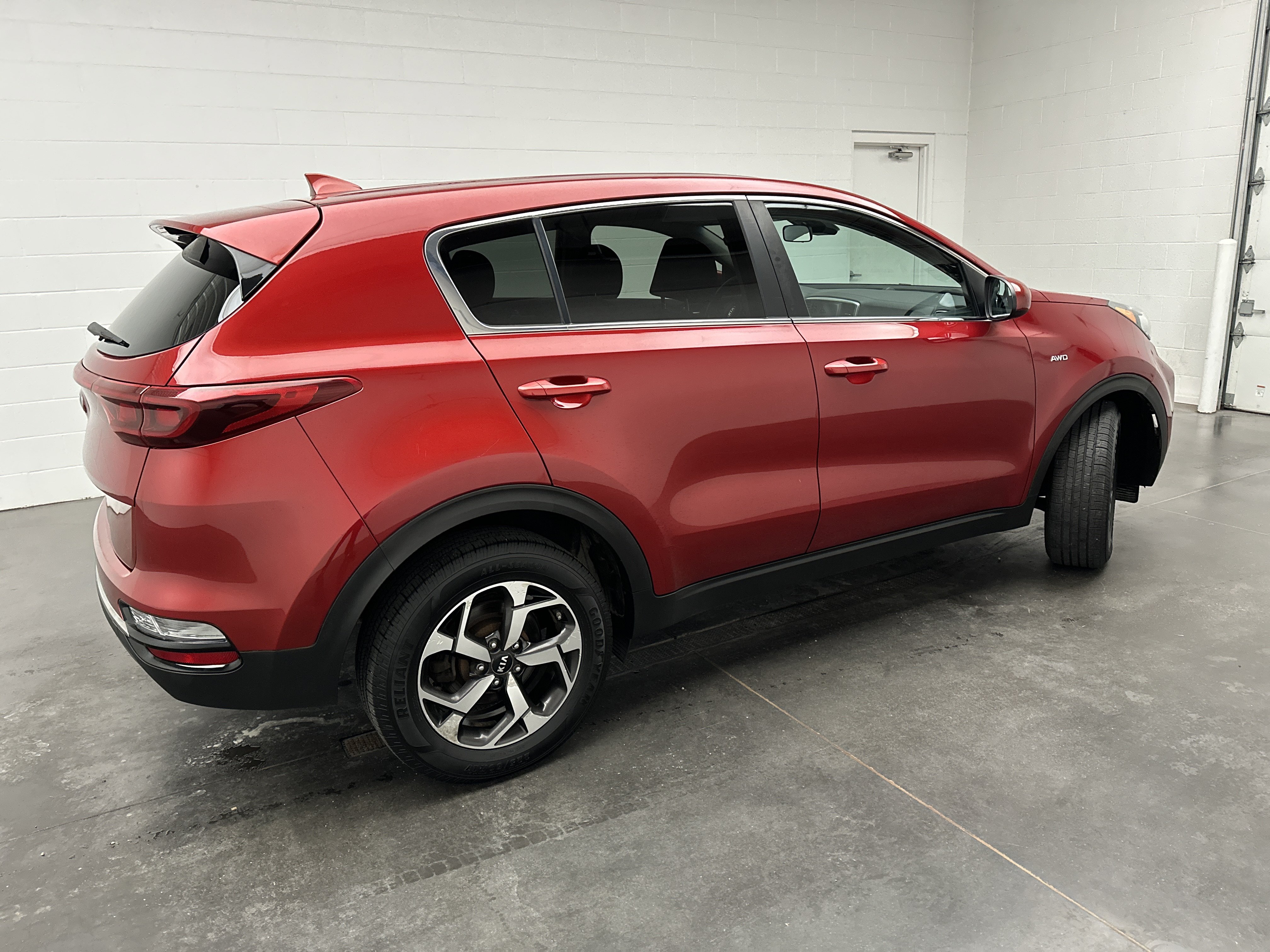 Used 2020 Kia Sportage LX AWD/4WD image 8