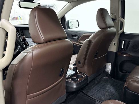 Certified 2020 Toyota Sienna Limited Premium image 27
