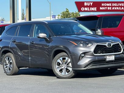 Used 2023 Toyota Highlander XLE