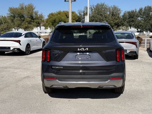 New 2026 Kia Sorento S image 5
