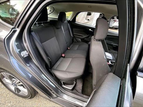 Used 2016 Ford Focus SE image 19