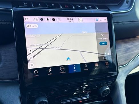 Used 2022 Jeep Grand Cherokee Summit w/ Luxury Tech Group V image 22