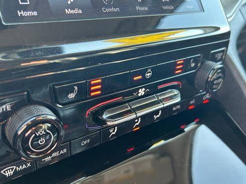 Used 2021 Jeep Grand Cherokee L Limited image 27