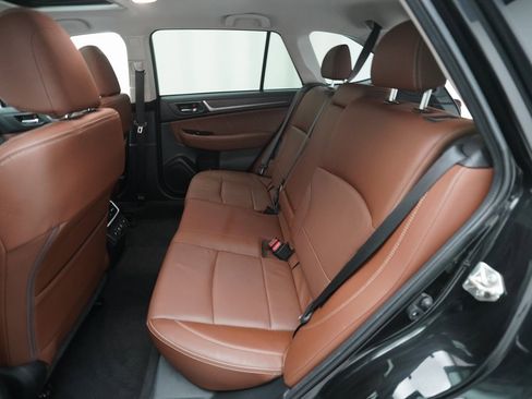 Used 2019 Subaru Outback 3.6R Touring w/ Popular Package #3A image 16