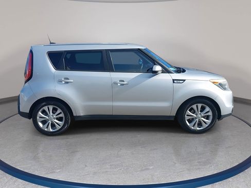 Used 2015 Kia Soul + FWD image 4