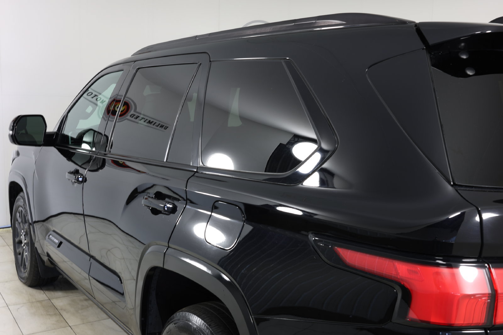 Used 2023 Toyota Sequoia Platinum AWD/4WD image 46