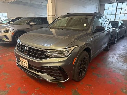 Used 2024 Volkswagen Tiguan SE R-Line image 3
