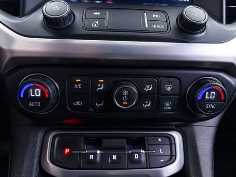 Used 2021 GMC Acadia SLE w/ Elevation Edition FWD image 18