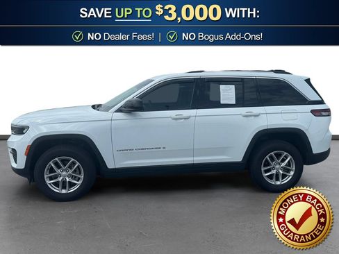 Used 2023 Jeep Grand Cherokee Laredo X RWD image 2