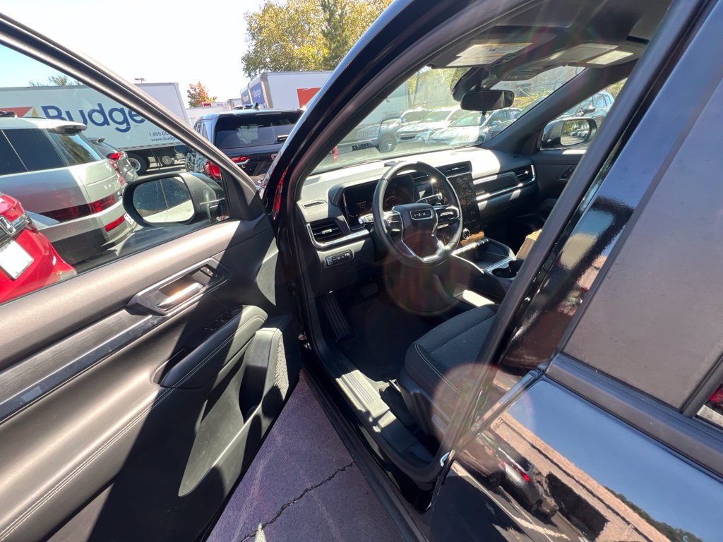 Used 2026 GMC Terrain Elevation FWD image 2