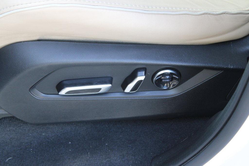 Used 2023 Acura MDX w/ Advance Package AWD/4WD image 19