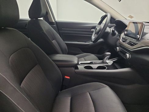 Used 2024 Nissan Altima 2.5 SV image 21