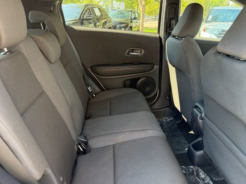 Used 2021 Honda HR-V Sport image 8