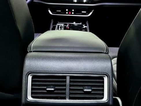 Used 2025 Volkswagen Atlas SE image 28