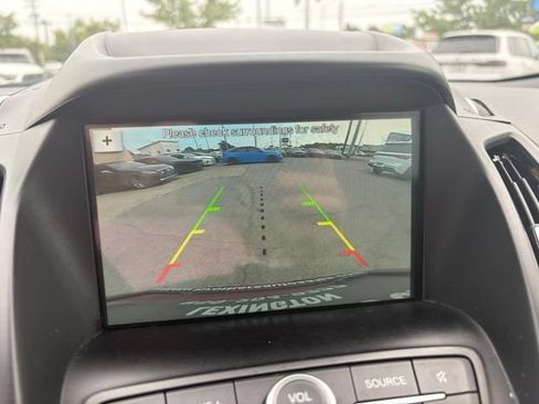 Used 2019 Ford Escape SE FWD image 23