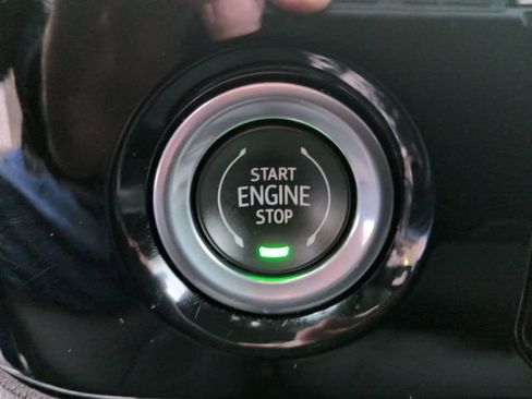 Used 2023 Chevrolet Silverado 1500 LT image 17