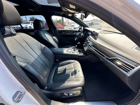 Used 2019 BMW 740i w/ M Sport Package RWD image 13