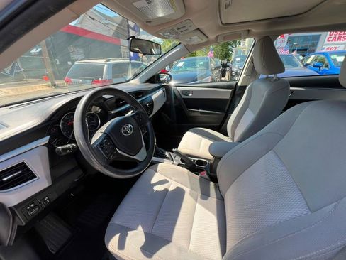 Used 2015 Toyota Corolla LE FWD image 19