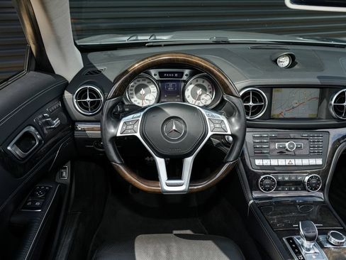 Used 2013 Mercedes-Benz SL 550 image 29