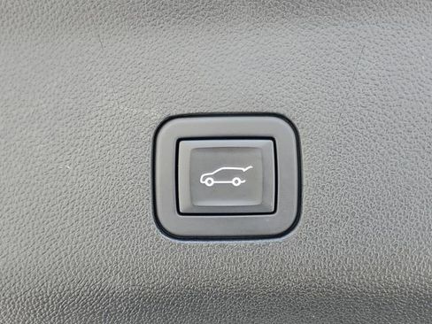 Used 2023 Cadillac Escalade Sport Platinum w/ LPO, ONYX Package image 9