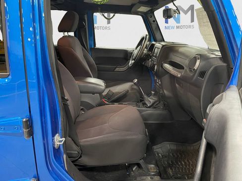 Used 2015 Jeep Wrangler Unlimited Sport w/ Power Convenience Group image 15