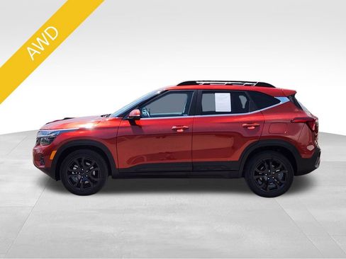 Certified 2025 Kia Seltos X-Line AWD/4WD image 2