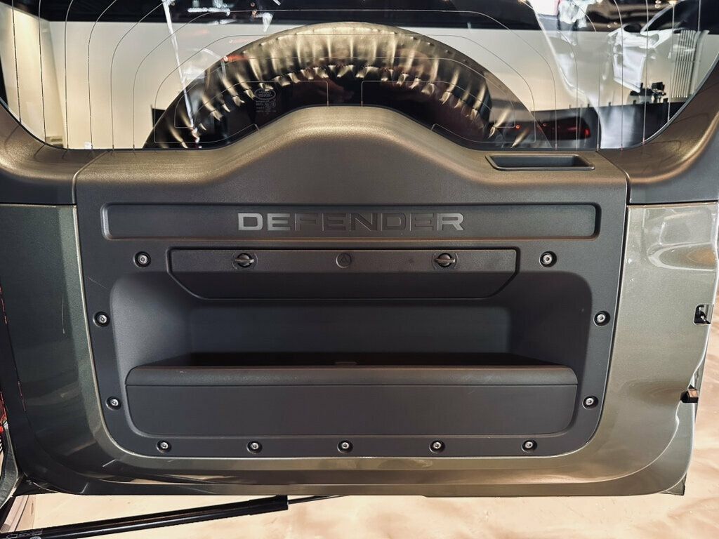 Used 2024 Land Rover Defender 90 X-Dynamic SE AWD/4WD image 20