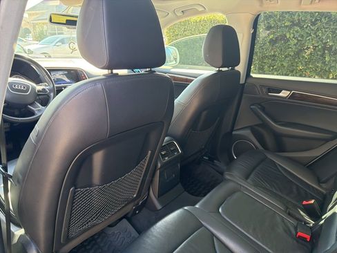 Used 2017 Audi Q5 2.0T Premium Plus w/ Technology Package image 14